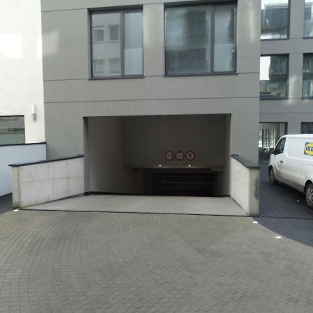Black&White Apartment Bis - Male Garbary 8 Poznan Bagian luar foto