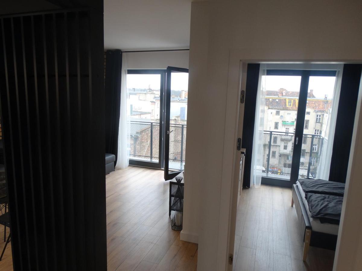 Black&White Apartment Bis - Male Garbary 8 Poznan Bagian luar foto